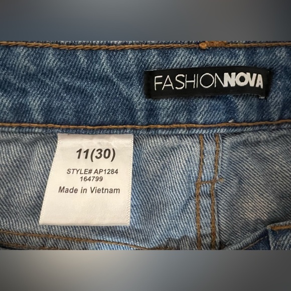 Fashion Nova Destroyed Distressed High Rise Boyfriend Denim Jeans. Sz 11 - Picture 8 of 13